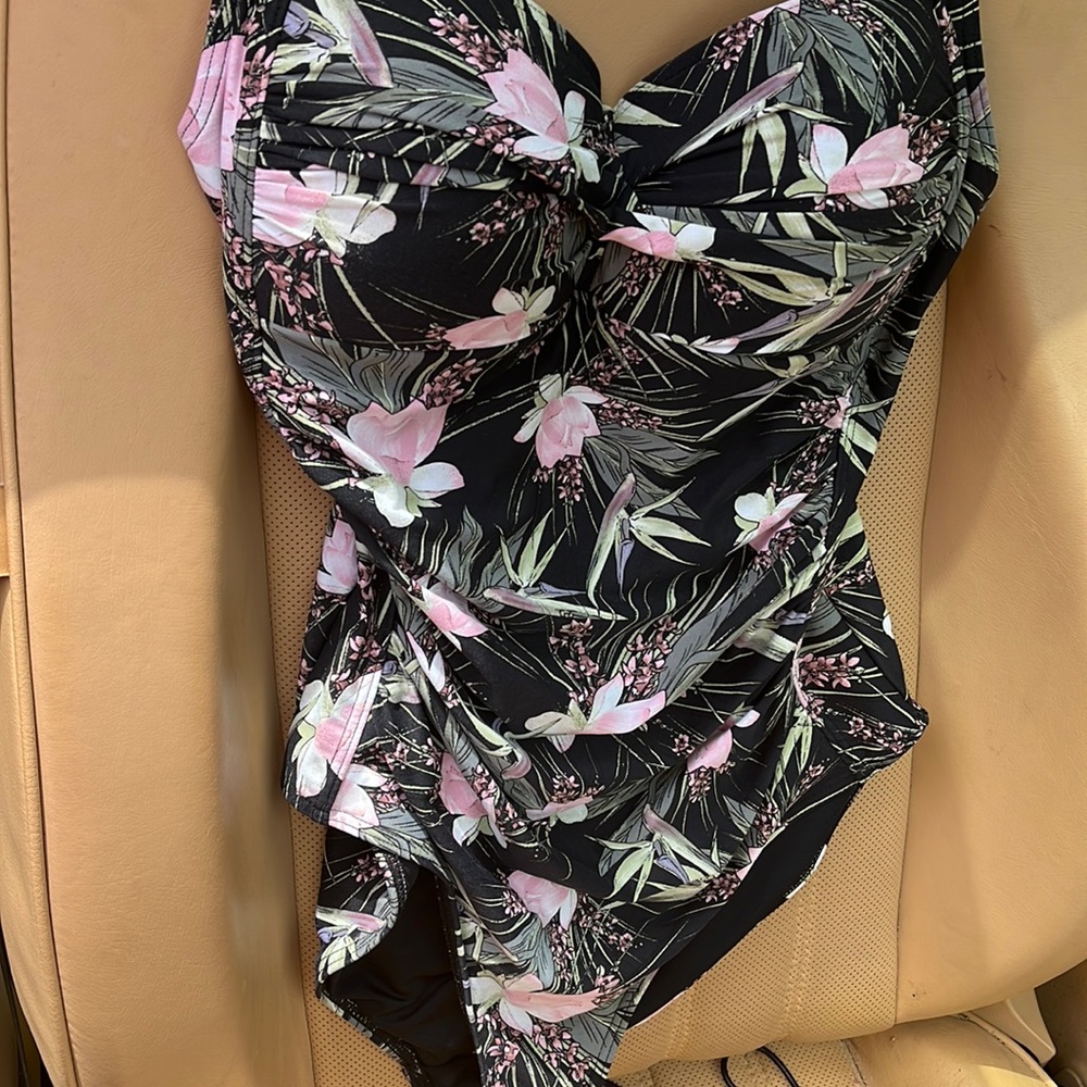 NIPTUCK SWIM ONE PIECE